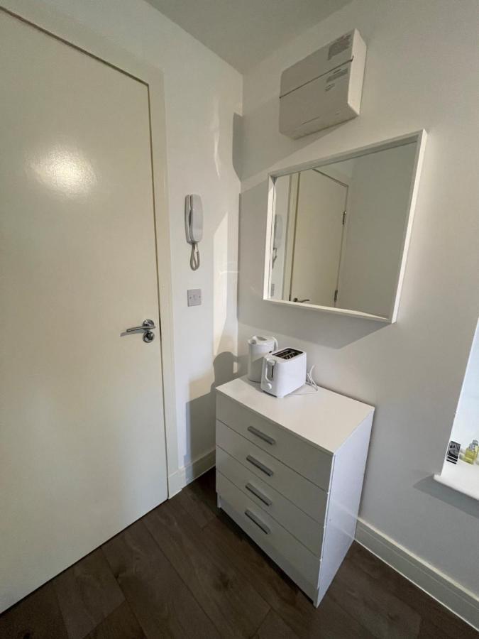 Letzi Private En-suite Near Wembley Séjour chez l'habitant *