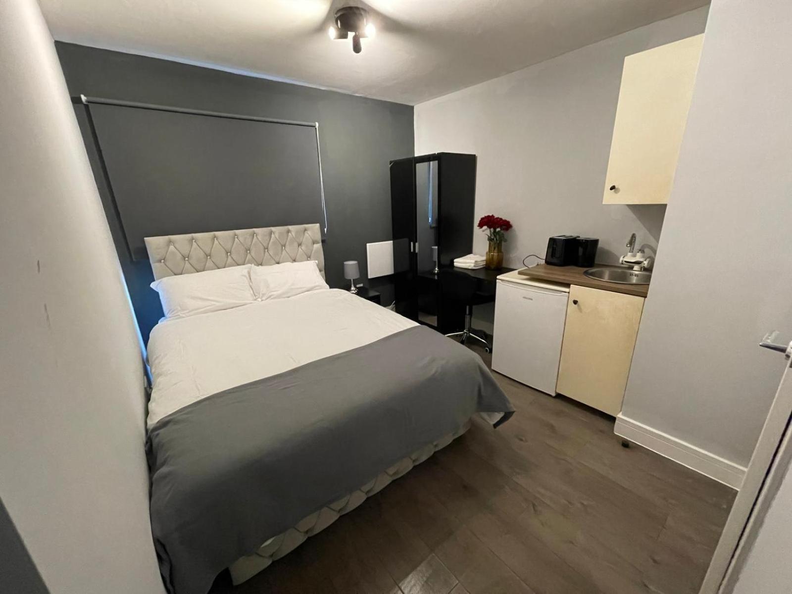 Letzi Private En-suite Near Wembley Séjour chez l'habitant *